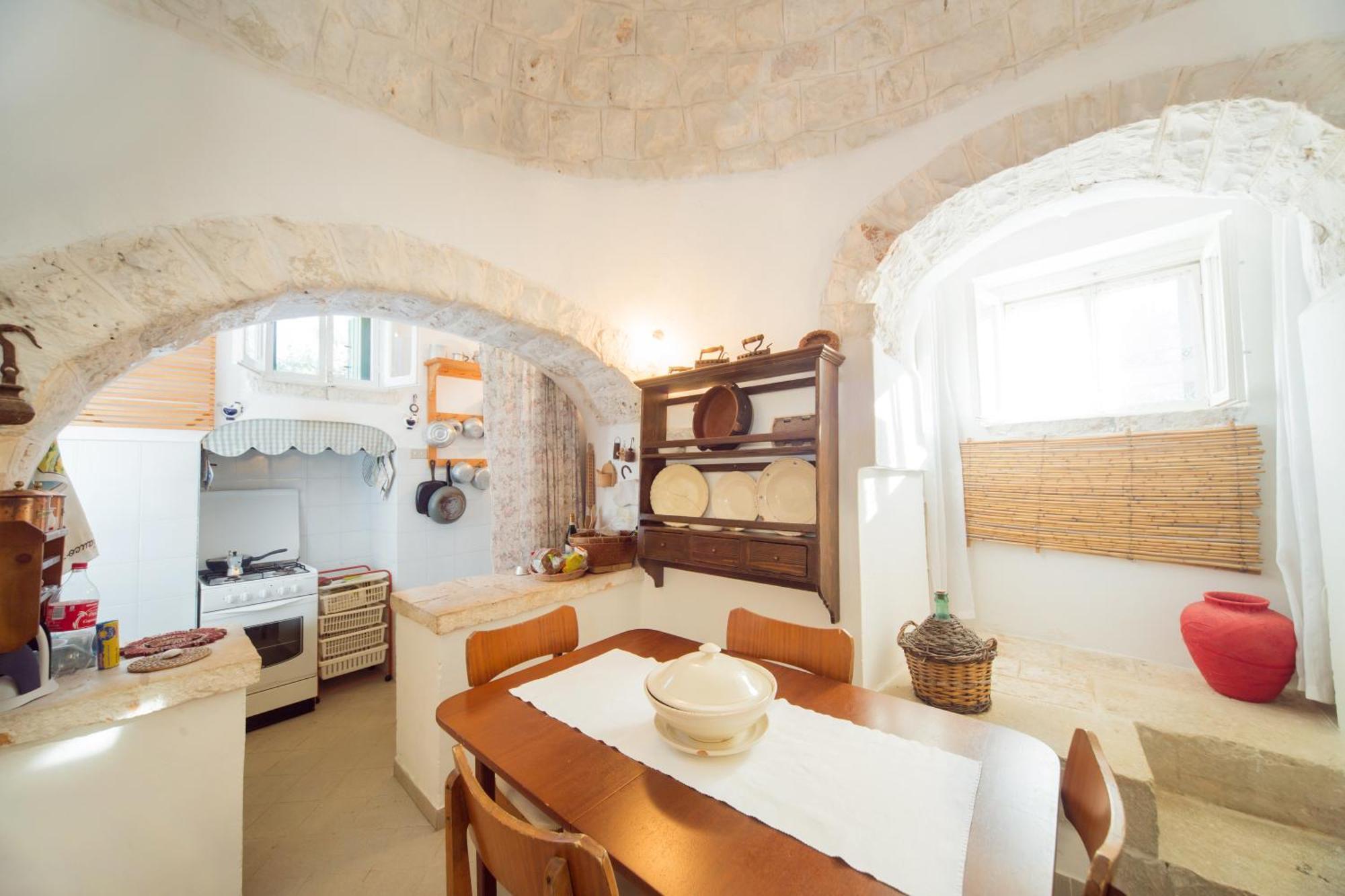 Trulli Girasoli E Viole Cocolicchio Quarto foto